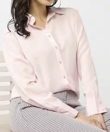 Spread Collar Straight-Hem Shirt